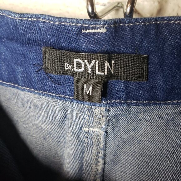 By DYLN Women's Cargo Style Dark Wash "Cooper" Wide-Leg Jeans Sz M (1135) - Picture 7 of 8